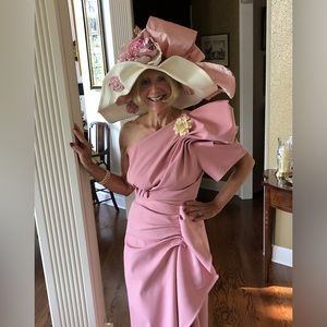 Ivory large brim straw hat with pink silk👒